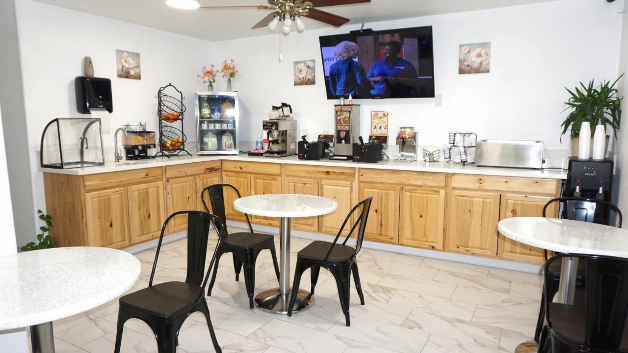 Lakes Inn Warsaw Eksteriør billede