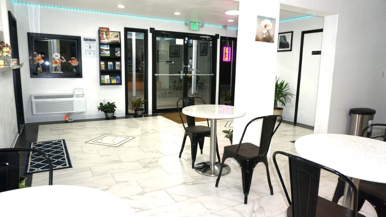 Lakes Inn Warsaw Eksteriør billede