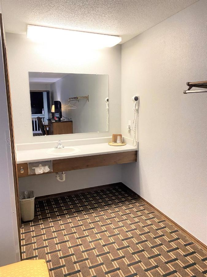 Lakes Inn Warsaw Eksteriør billede